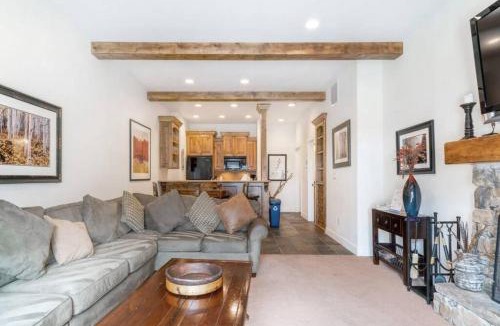 North Park City Apartment | Classic Ski-in Ski-out Condo