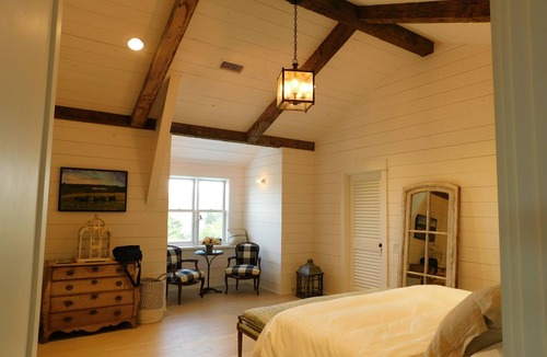 Round Top House | Classy Cattle Farm Experience-Wine and Bovine