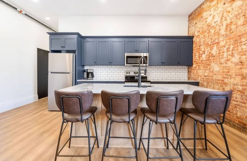Millersburg Apartment | Clay St. Suite - American Hall