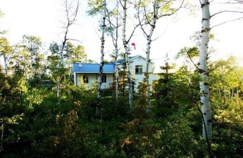 Ashton House | Clean and Cozy Forest Hideout