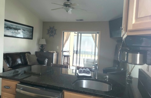 Oak Harbor Condo | Clean, beautiful condo by Lake Erie! Perfect getaway for a family of four.