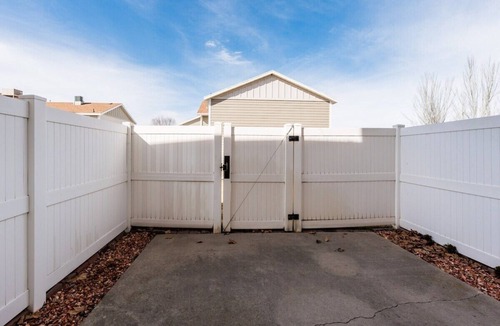 North Logan Condo | Clean & Cozy - close to everything!