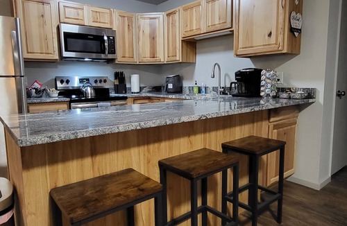 Twin Falls House | Clean & Cozy! - HOT TUB Hideaway!
