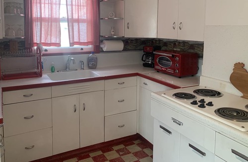 Winnemucca House | Clean home in the heart of downtown Winnemucca - 2 blocks to food, bars, tourism