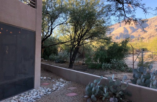 Tucson Condo | CLEAN, RARE Private & Best View at EDGE of Property Facing Mountains! 2br/2ba
