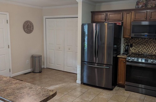 Aberdeen House | Clean, Spacious Home with 5 Mile Commute to Pinehurst/US Open. Pet/Smoke Free.