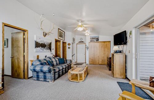 Worley House | Cleland Bay Waterfront Cabin