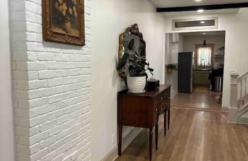 Detroit - Shoreway House | Cleveland Hideaway on Clifton