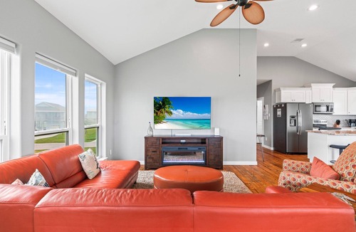 Indian Beach House | Close to Beach/Modern/Outdoor Bar/Pet Friendly