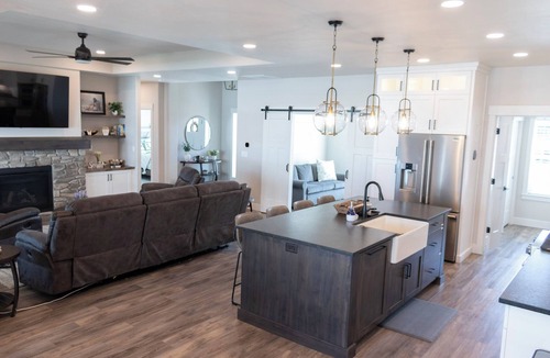 Sugar City Other | Close to BYU-I and YellowstonenNew Modern Farmhouse in a Family Neighborhood.