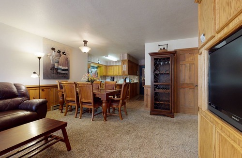 Angel Fire Condo | Close to Lifts | WiFi | Snowfire 207A