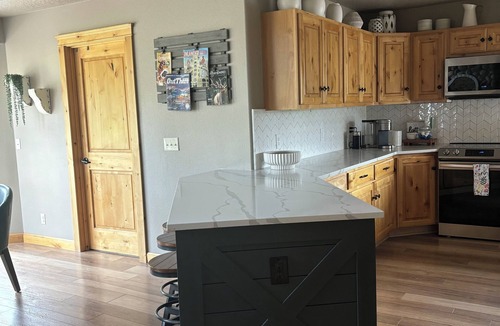 Athol House | Close to Silverwood Hot tub Game Room Fire Pit