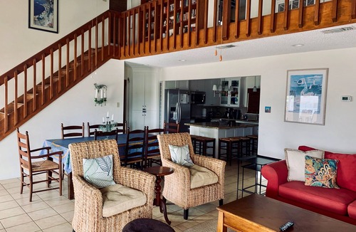Pirates Beach House | Close to the Beach ! One short block to the beach.