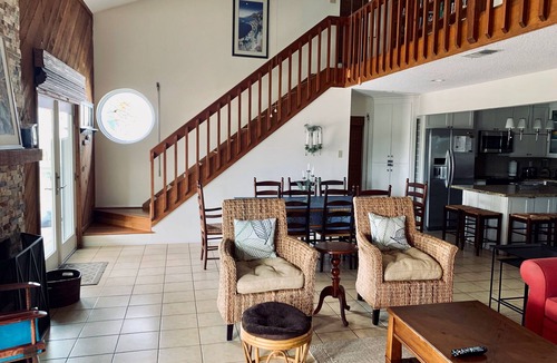 Pirates Beach House | Close to the Beach ! One short block to the beach.