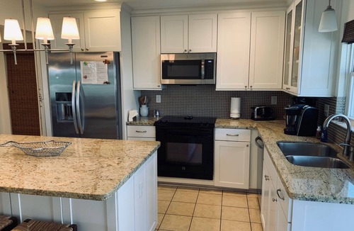 Pirates Beach House | Close to the Beach ! One short block to the beach.