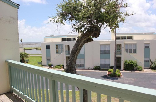 Sailhouse House | Coastal Charm