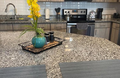 Northside Apartment | Coastal Comfort