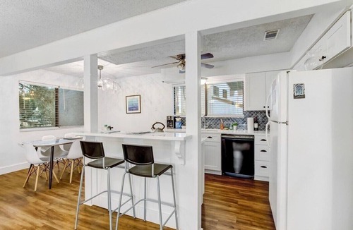 Fernandina Beach Condo | Coastal Condo Oasis: Pool, Tennis & Pickleball Fun