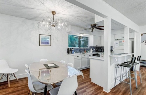 Fernandina Beach Condo | Coastal Condo Oasis: Pool, Tennis & Pickleball Fun