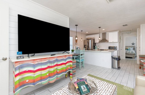 Port Aransas House | Coastal Cool-2/2, Close to the Beach! Private HEATED Pool