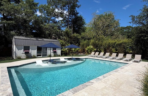 Old Village House | Coastal Cottage in Charming Old Mt Pleasant!