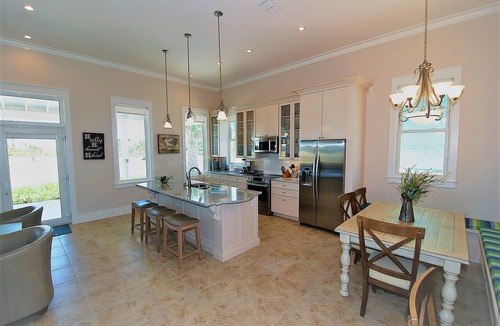 The Shores Cottage | Coastal - Private Home Close To Beach & Bay 2 Bedroom Home by RedAwning