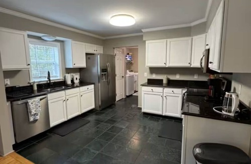Longs House | Coastal Retreat Minutes from the Beach Quiet Family Friendly Relax & Unwind