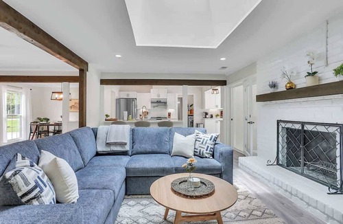 Savannah House | Coastal Retreat w Heated Pool Near Beach & City