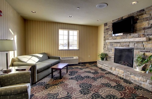 Carrington Hotel | Cobblestone Inn & Suites - Carrington