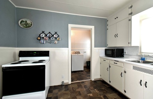 Harvard House | Coffee Klatch Cottage - Yellow