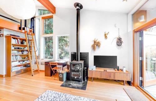 Cape Meares House | Coleman Creek House