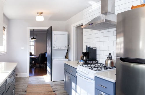 Echo Hills House | Coliseum Cottage-Walk to BoPlex Coliseum and Ovens Auditorium