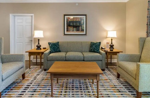 Williamsburg Resort | Colonial Comfort: 3BR Lock-Off Villa with Fireplace & Full Kitchen