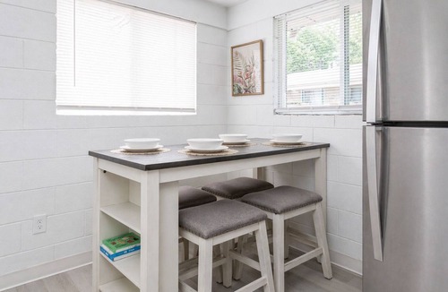 Fuquay-Varina House | Colorful Quay Flamingo & Jungle Themed Duplex King Bed Workspace Fuquay-Varina