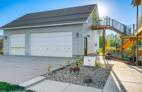 Sugar City Apartment | Colorful Sugar City Apartment about 4 Mi to BYU!