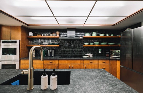 Gahanna House | Columbus l 6 Acres with Luxury l Nature Play | Chef’s Kitchen