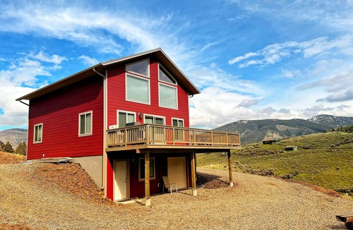 Salmon Cabin | Come make a new tradition for your family.
