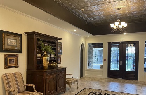Gonzales House | Come stay in the same room Bonnie & Clyde stayed in!
