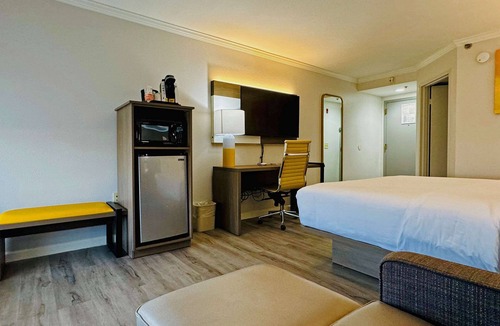 Energy Corridor Hotel | Comfort Inn & Suites Houston I-10 West Energy Corridor