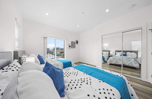 Rampart Village House | Comfort Suite Hollywood