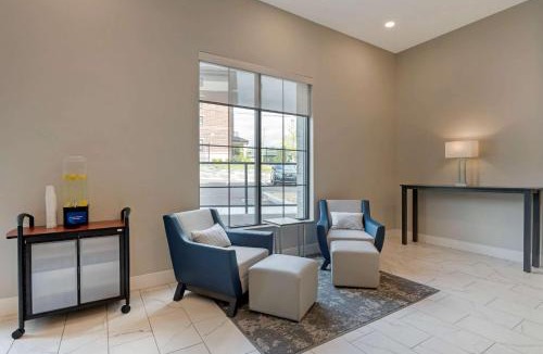 Mount Auburn Hotel | Comfort Suites Cincinnati University - Downtown