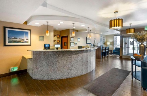 Redding Hotel | Comfort Suites Redding - Shasta Lake