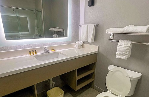 El Lago Hotel | Comfort Suites Seabrook - La Porte - Kemah