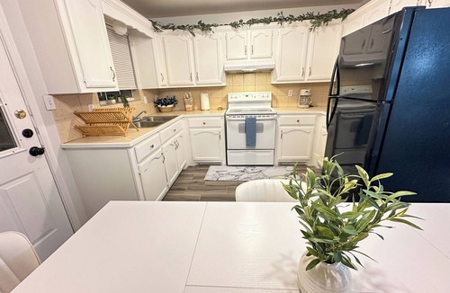 Edinburg Apartment | Comfortable 2-bedroom apartment with King bed in Edinburg