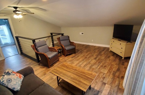 Wapakoneta House | Comfortable 3 Bedroom Home, Free Parking, WIFI