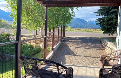 Livingston House | Comfortable and roomy getaway in beautiful Livingston, Montana