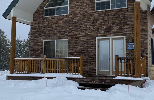 Last Chance Cabin | Comfortable cozy cabin, accessible to Snowmobile & ATV trails & Fly Fishing