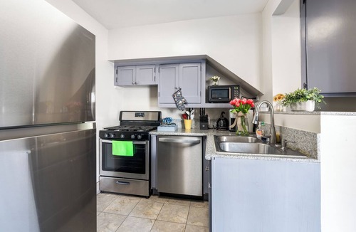 South Pasadena Apartment | Comfortable, easy access, prime location, King-size bed!