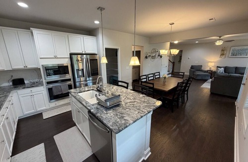 Greensboro House | Comfortable Family Retreat in NW Greensboro