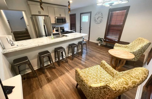 Cedar Rapids House | Comfortable Home in the Heart of Historic NewBo near Downtown - King Bed!